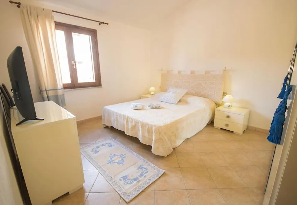 Domus De Sole -Sea View & 8 Minutes To San Teodoro Appartement Monte Petrosu Italië
